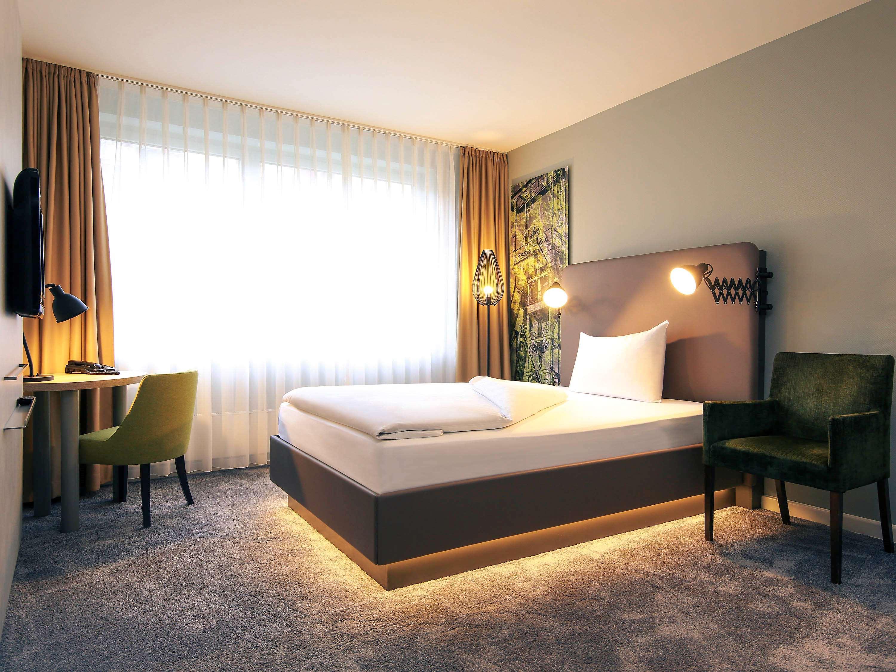 Mercure Plaza Hotel 4*